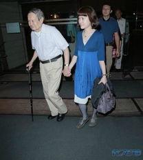 91岁杨振宁36岁妻子,91岁杨振宁与36岁妻子的浪漫人生回顾”